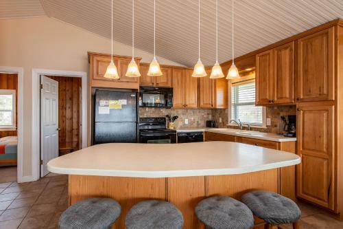 Windward Mark By Oak Island Accommodations