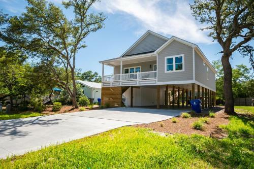 Suga Shack By Oak Island Accommodations