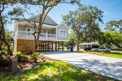 Suga Shack By Oak Island Accommodations