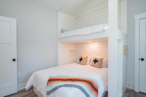 Suga Shack By Oak Island Accommodations