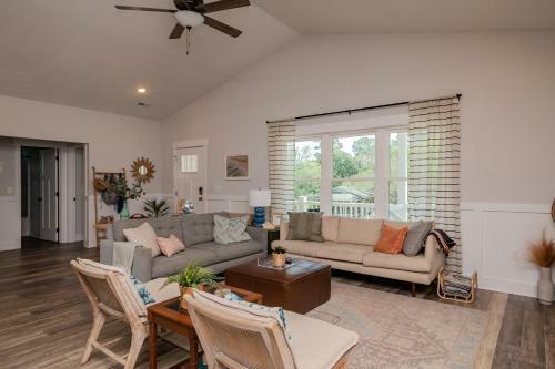 Suga Shack By Oak Island Accommodations