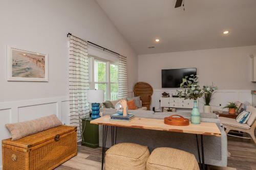 Suga Shack By Oak Island Accommodations