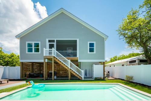 Suga Shack By Oak Island Accommodations