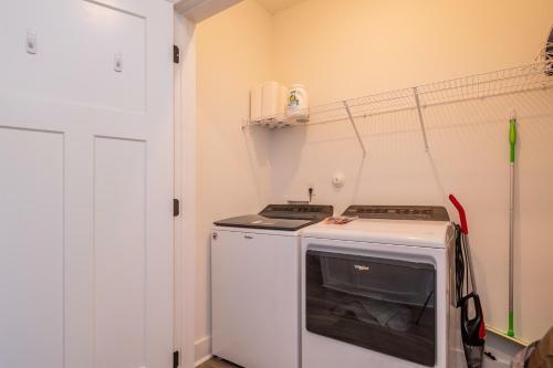 Suga Shack By Oak Island Accommodations