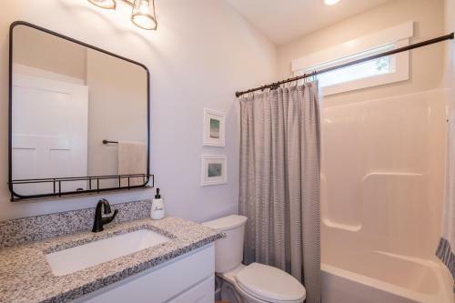 Suga Shack By Oak Island Accommodations