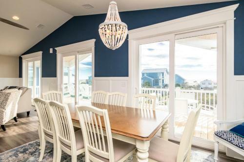 Long Call By Oak Island Accommodations