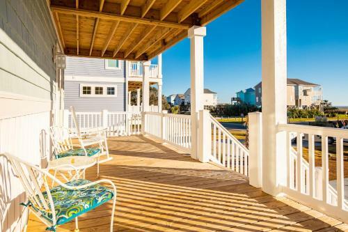 Long Call By Oak Island Accommodations