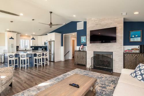 Long Call By Oak Island Accommodations