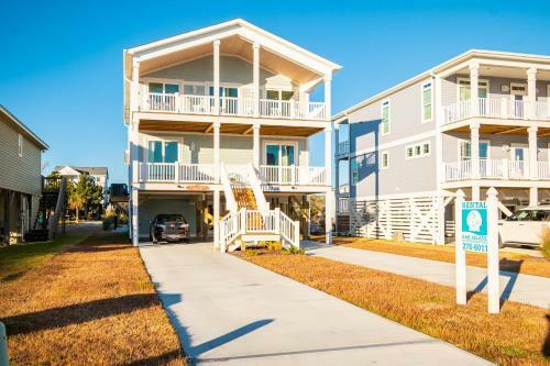 Long Call By Oak Island Accommodations
