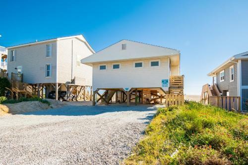 Lisa Lu By Oak Island Accommodations