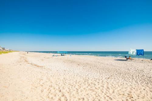 Lisa Lu By Oak Island Accommodations