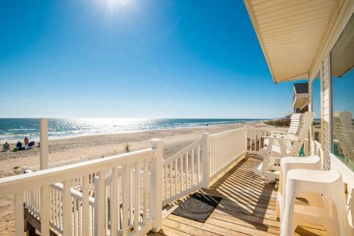 Lisa Lu By Oak Island Accommodations
