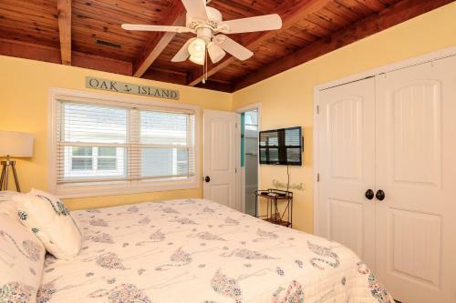 Lisa Lu By Oak Island Accommodations