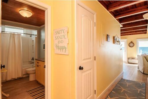 Lisa Lu By Oak Island Accommodations