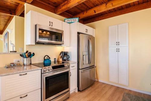 Lisa Lu By Oak Island Accommodations