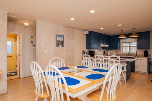 See The Sea By Oak Island Accommodations
