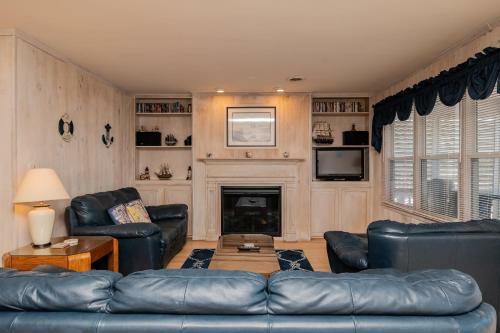 See The Sea By Oak Island Accommodations