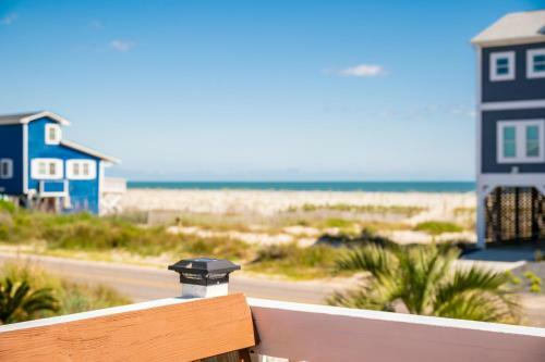 See The Sea By Oak Island Accommodations