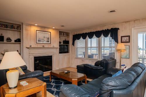 See The Sea By Oak Island Accommodations