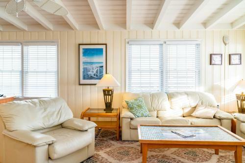 Smart Pelican By Oak Island Accommodations