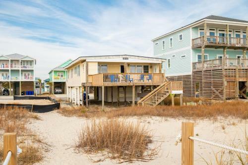 Smart Pelican By Oak Island Accommodations