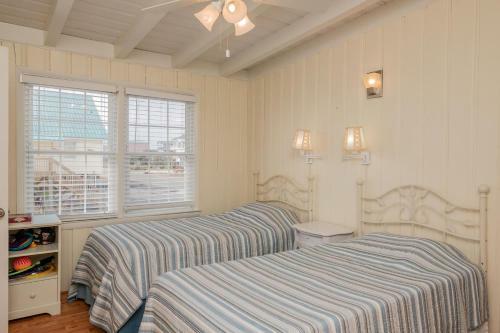 Smart Pelican By Oak Island Accommodations