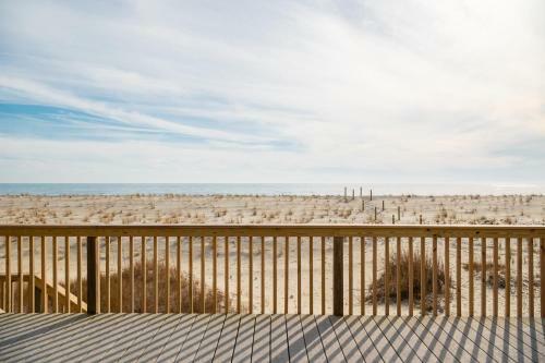 Smart Pelican By Oak Island Accommodations