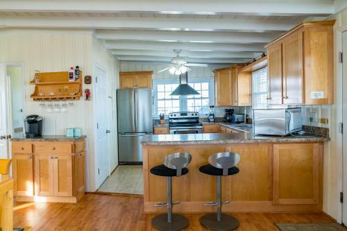 Smart Pelican By Oak Island Accommodations