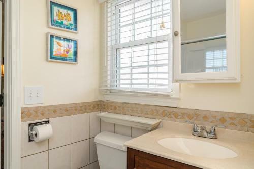 Smart Pelican By Oak Island Accommodations