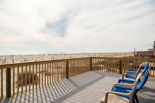 Smart Pelican By Oak Island Accommodations