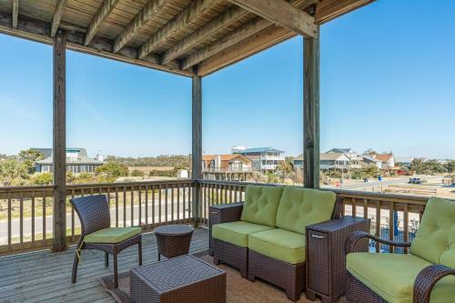 The Treasure Chest By Oak Island Accommodations