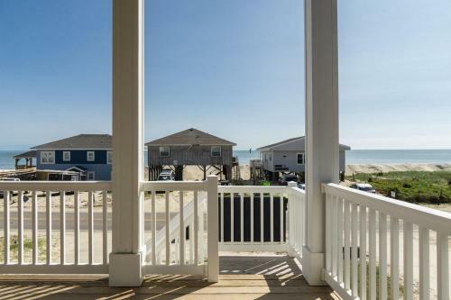 The Treasure Chest By Oak Island Accommodations