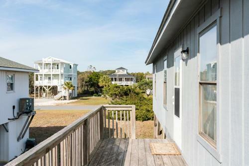Statehouse By Oak Island Accommodations