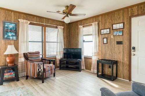 Statehouse By Oak Island Accommodations
