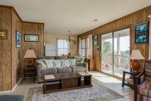 Statehouse By Oak Island Accommodations