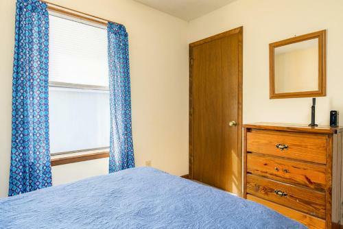 Statehouse By Oak Island Accommodations