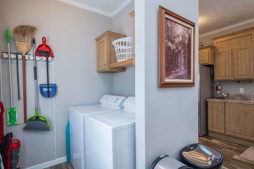 Lighthouse Lodge By Oak Island Accommodations