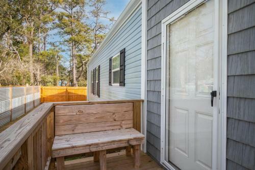 Lighthouse Lodge By Oak Island Accommodations