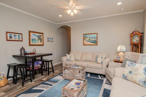 Lighthouse Lodge By Oak Island Accommodations
