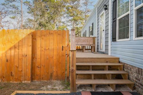 Lighthouse Lodge By Oak Island Accommodations
