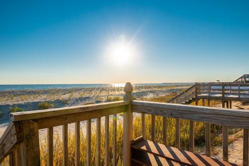 Lady Dune By Oak Island Accommodations