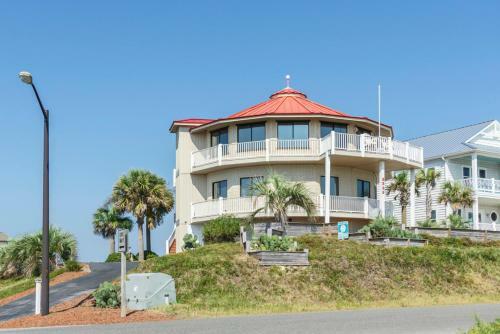 Island Tower By Oak Island Accommodations
