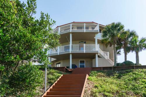 Island Tower By Oak Island Accommodations
