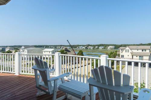 Island Tower By Oak Island Accommodations