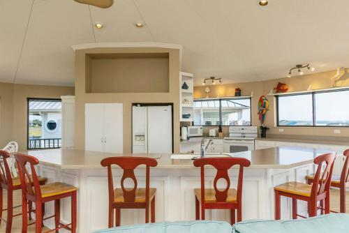 Island Tower By Oak Island Accommodations