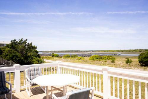 Shorebird By Oak Island Accommodations