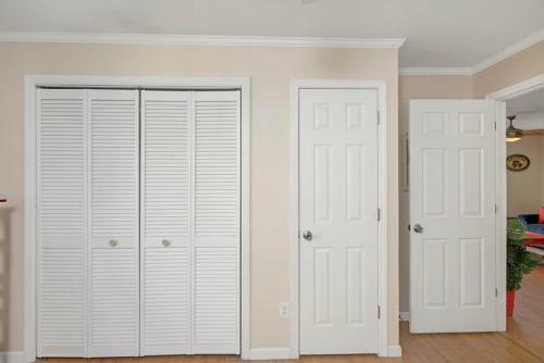 Apartamento The Hideaway By Oak Island Accommodations