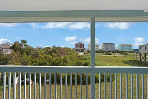 Apartamento The Hideaway By Oak Island Accommodations