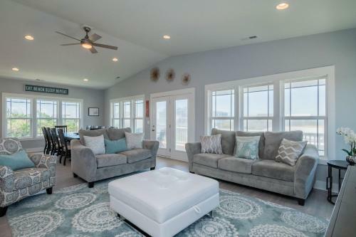 Sweet Sunshine By Oak Island Accommodations
