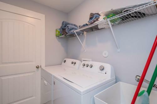 Sweet Sunshine By Oak Island Accommodations